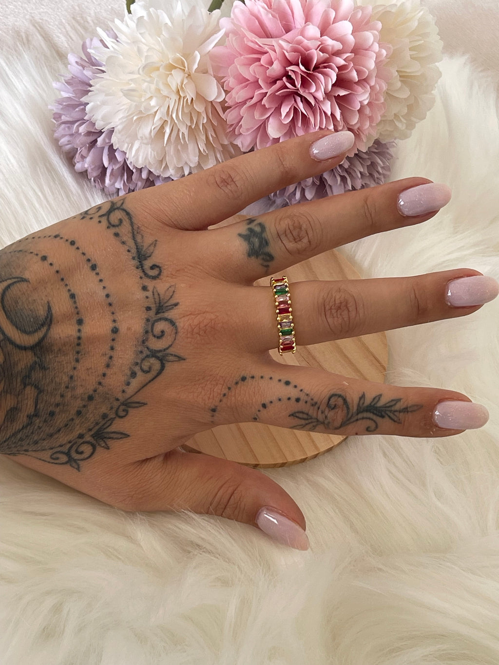 Anello Belle Époque Regolabie in Acciaio con Zirconi Colorati – Eleganza per Ogni Occasione