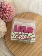 Gomma da Cancellare "LOVE" Fucsia - Idea Regalo Creativa e Accessorio Scrivania Decorativo