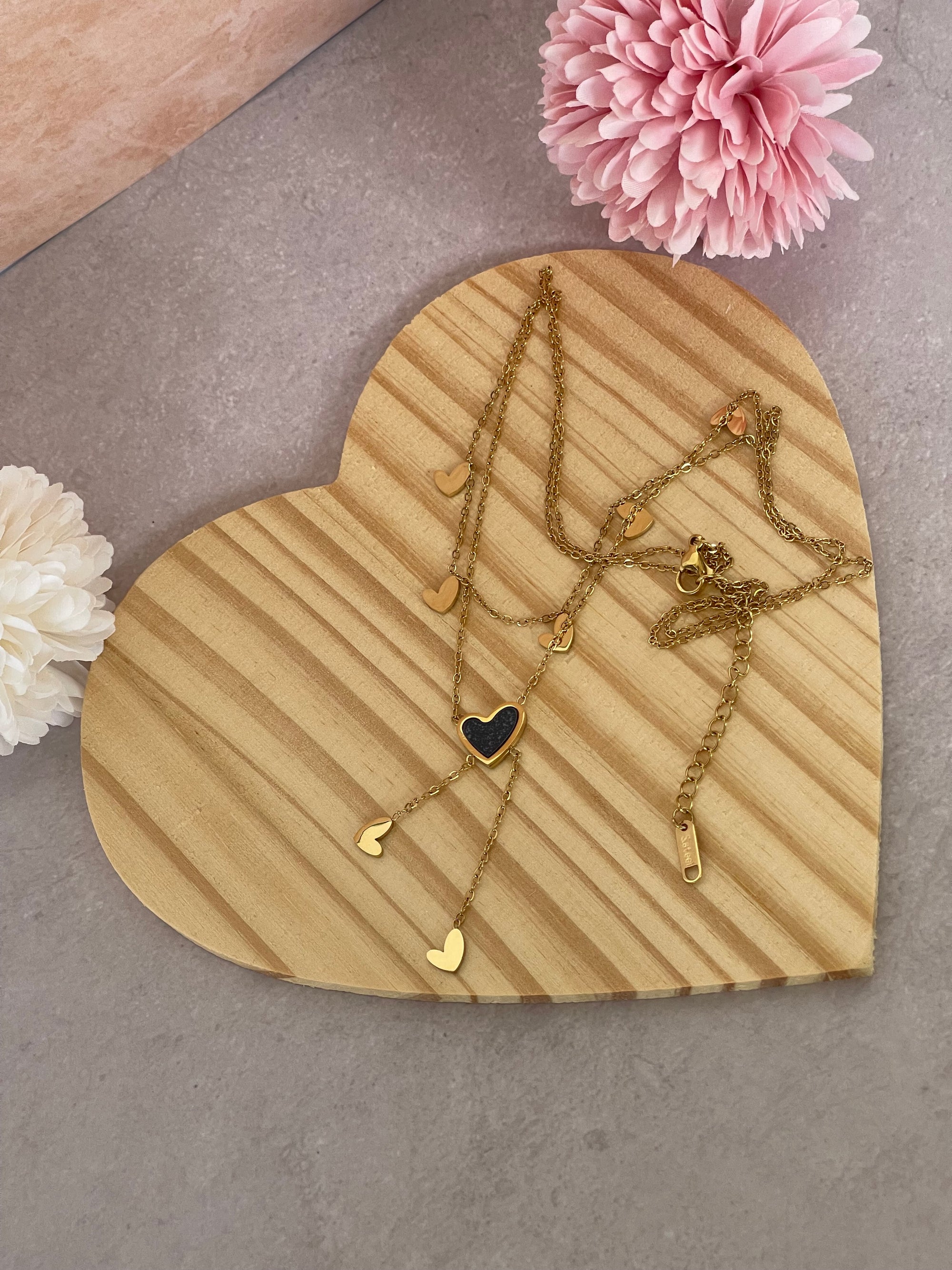 Collana Noire con pendenti a cuore in acciaio inossidabile