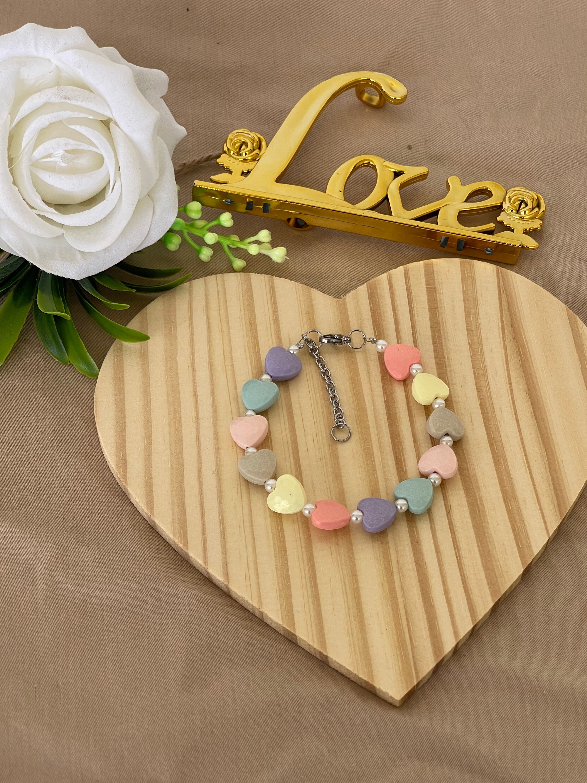 Bracciale Amélie Cuori Pastello Luminosi e Acciaio Inossidabile – Handemade, Stile Unico