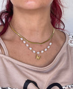 Collana Lyra in Acciaio Dorato con Perle Barocche e Ciondolo Farfalla