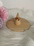 Anello Melania Regolabile in Acciaio Inossidabile con Effetto Pietre Rosse - Stile Sofisticato per Tutti